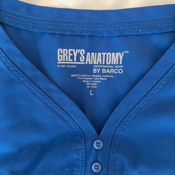 Barco Grey’s Anatomy scrub top - Picture 3 of 3